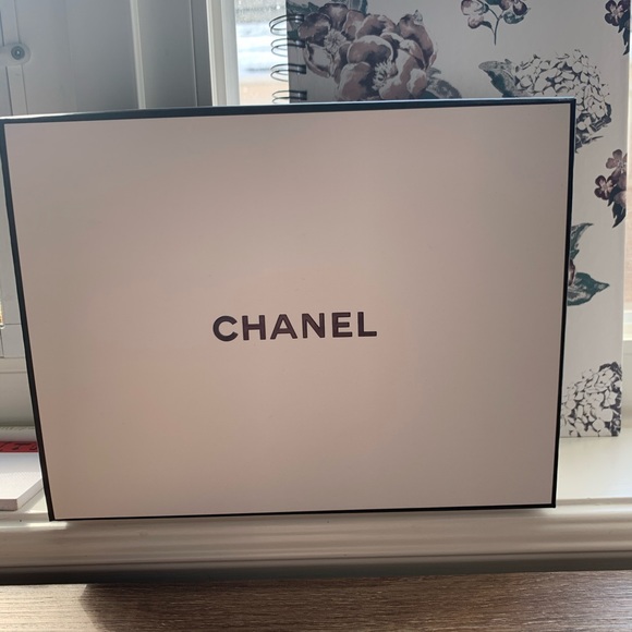CHANEL EMPTY BOX - Picture 2 of 6